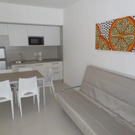 Airy Featuring Private Terraces Apartment *